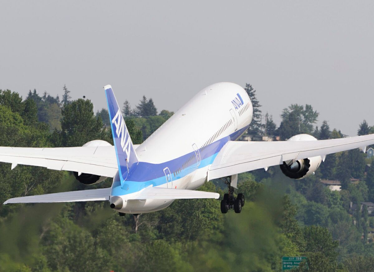 Incapacitated Pilot Prompts ANA Boeing 787 Diversion