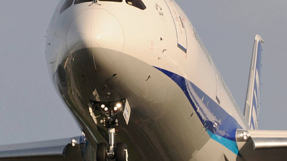 ANA Boeing 787 Diverts To Russia Over Engine Issue