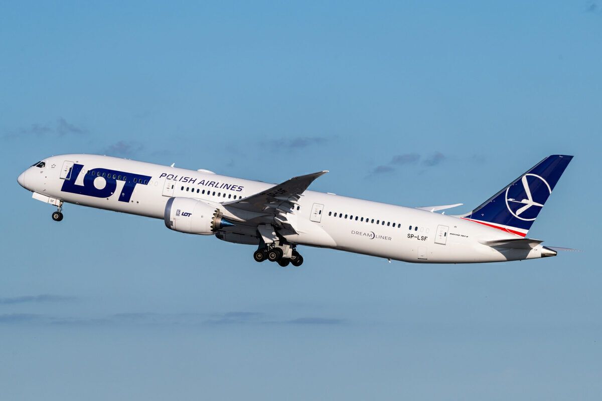 LOT Polish Schedules Intra-Europe 787 Dreamliner Flights