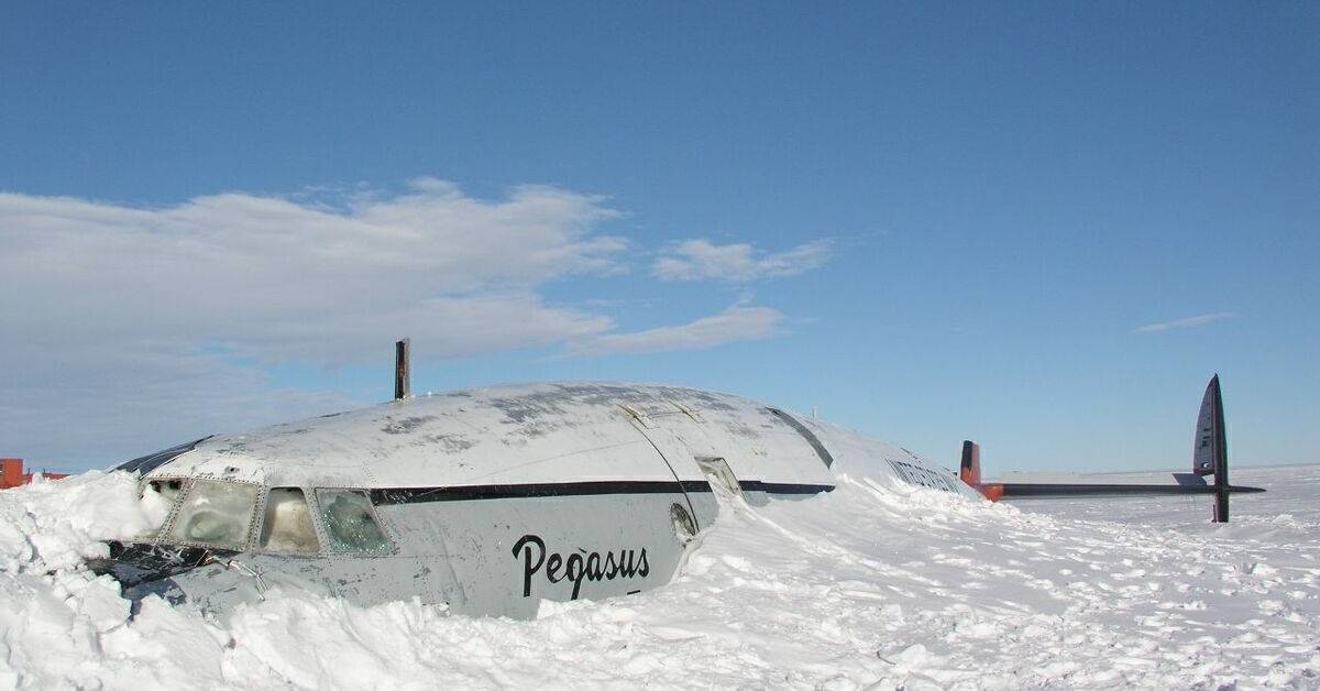 The Aircraft Buried In The Antarctic