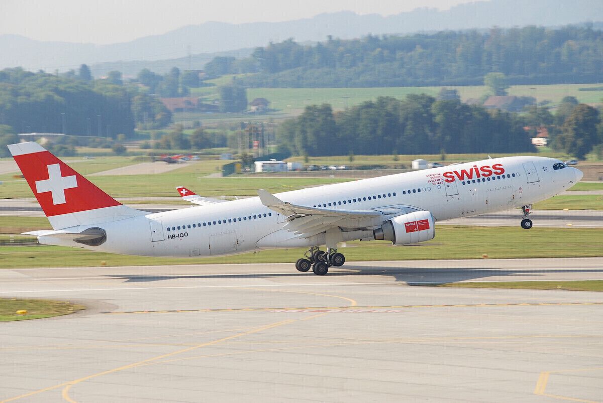 hogan 1/200 SWISS A330-200 スイス航空 hogan 1/200 SWISS A330-200 スイス航空 - メルカリ