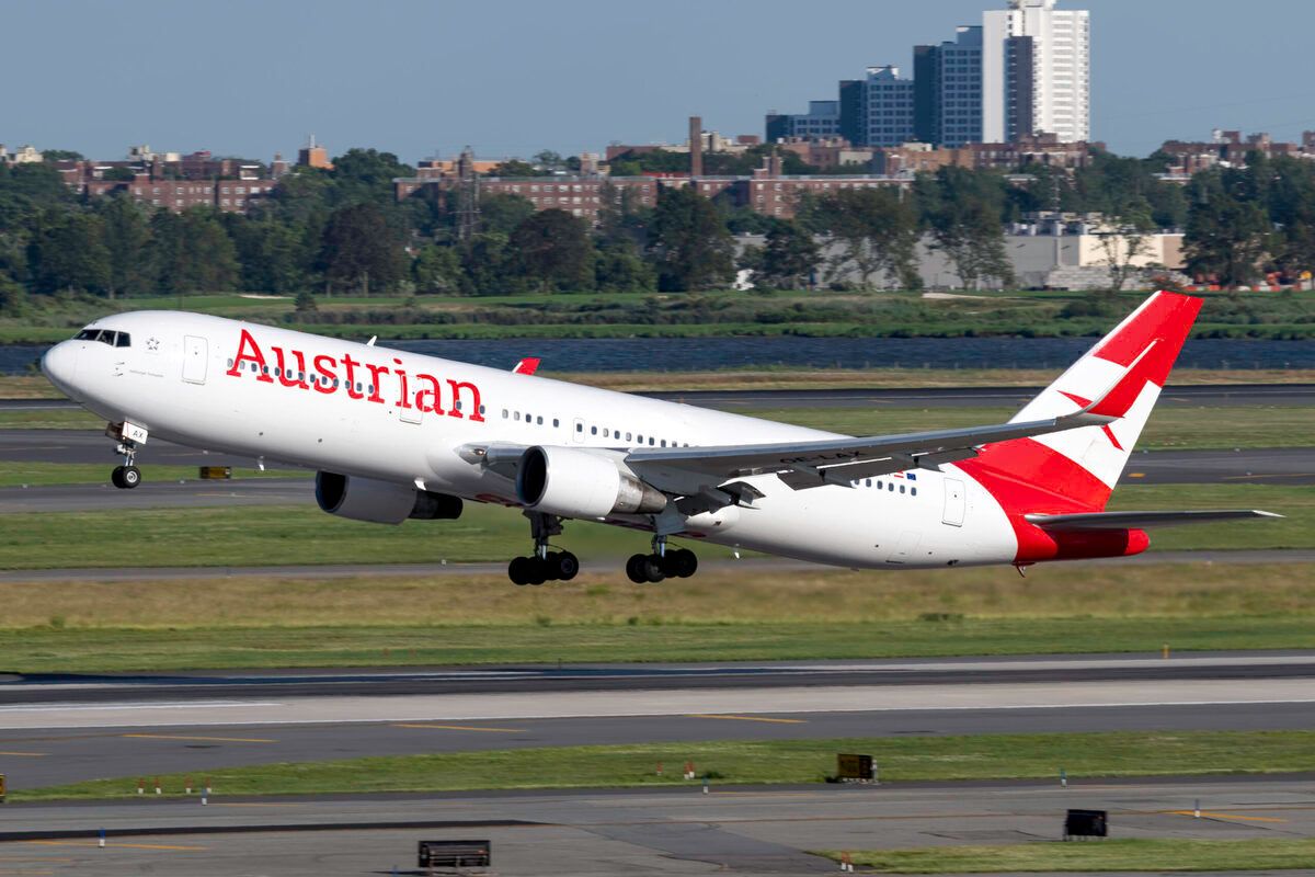 Why Do Boeing 767 Doors Open Upwards?