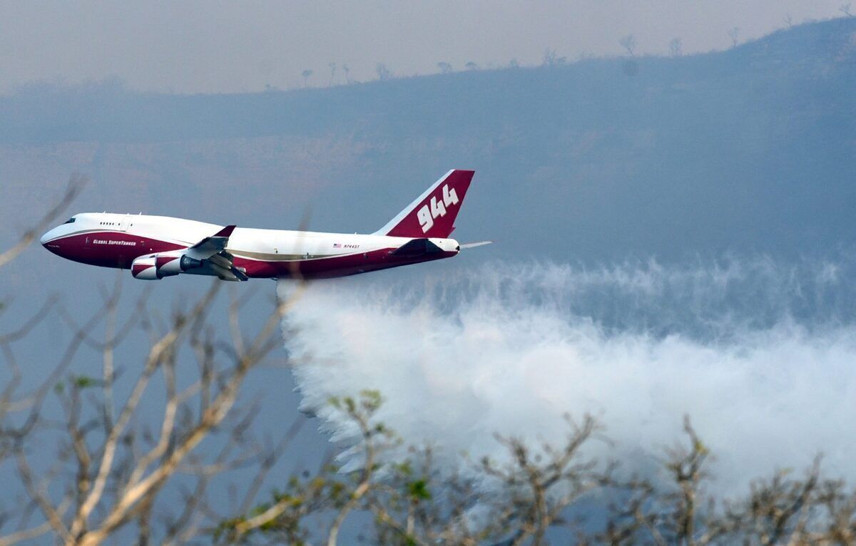 How Does A Commercial Aircraft Become A Water Bomber?