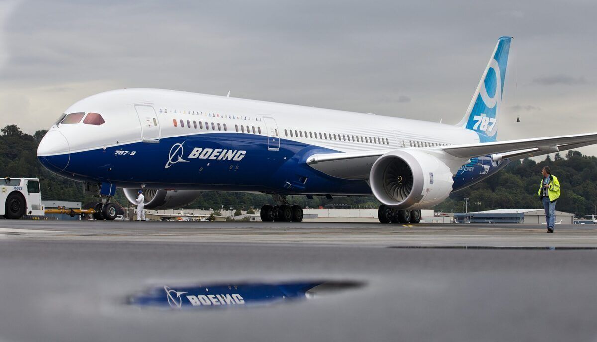 Boeing 787 Deliveries May Be Delayed Into October