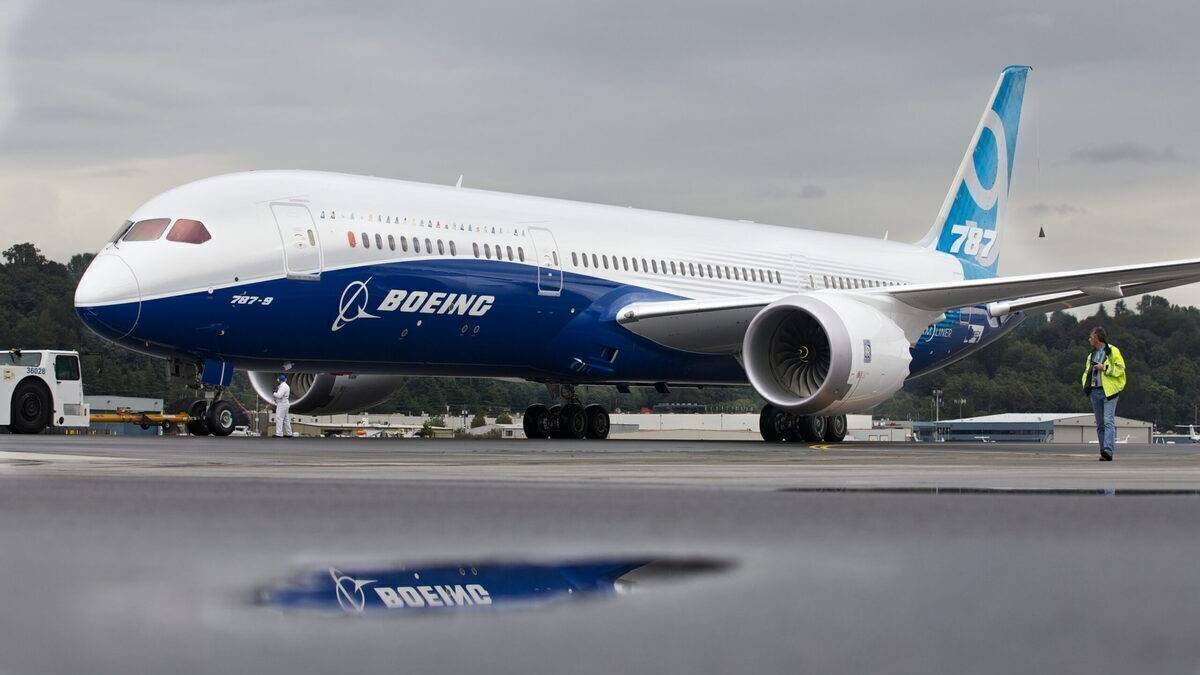 Boeing 787 Deliveries May Be Delayed Into October