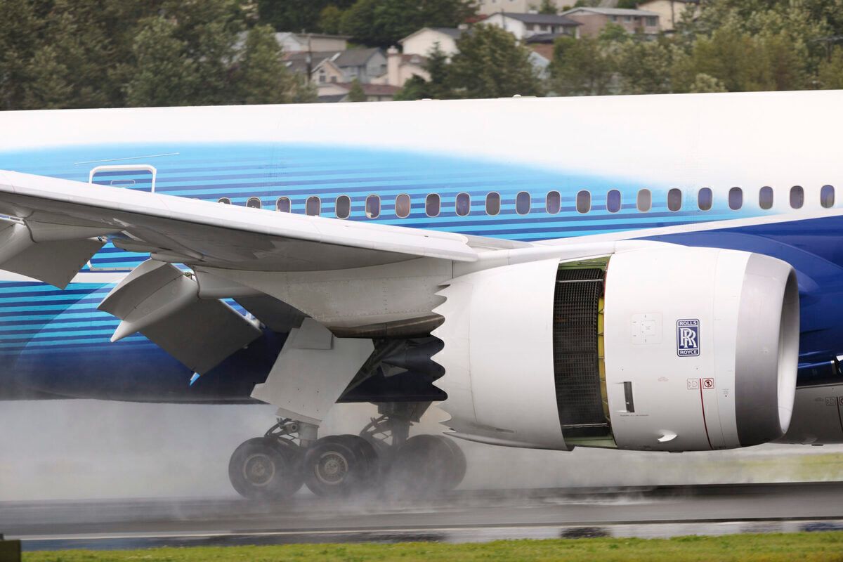 Why Reverse Thrust Is Not Used In Flight