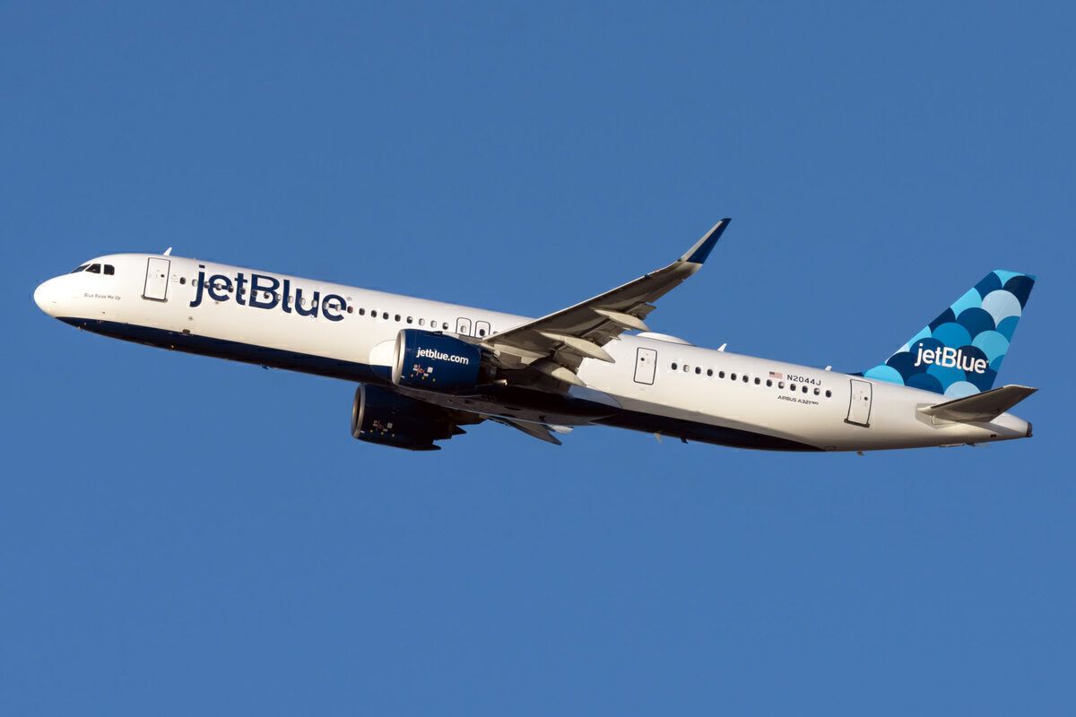 JetBlue Supports LaGuardia Perimeter Rule Despite American Partnership