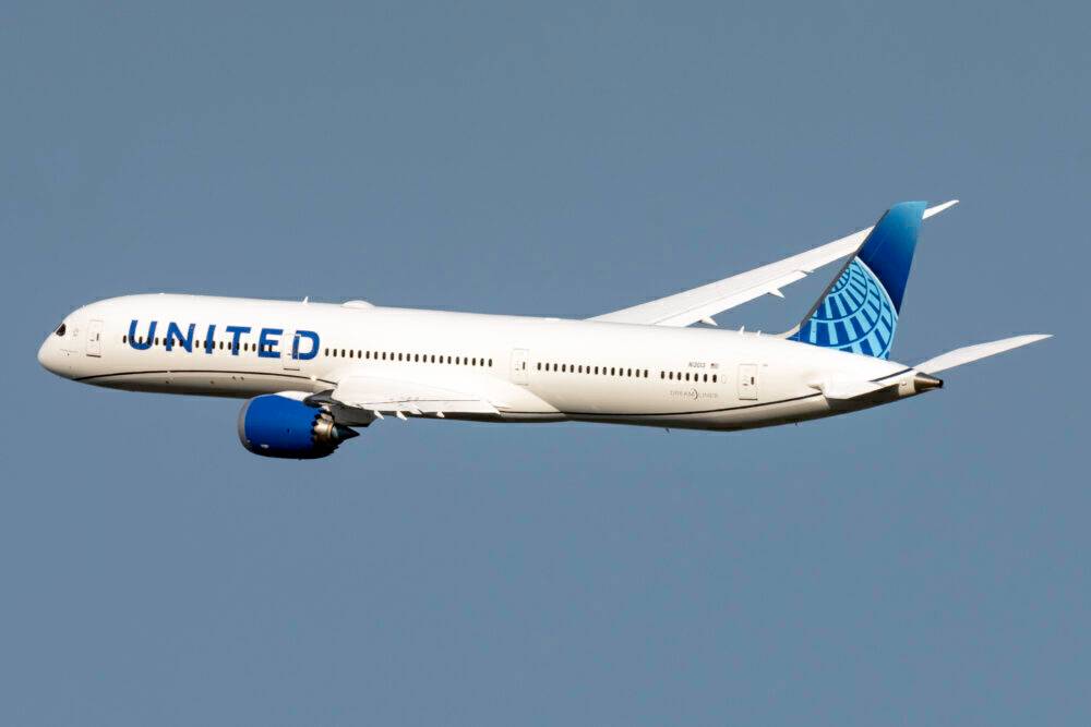 Slowly Creeping Up: Inside United Airlines’ Boeing 787-10 Operations