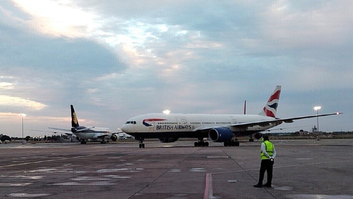 British Airways Flies Boeing 777 Relief Flight To India