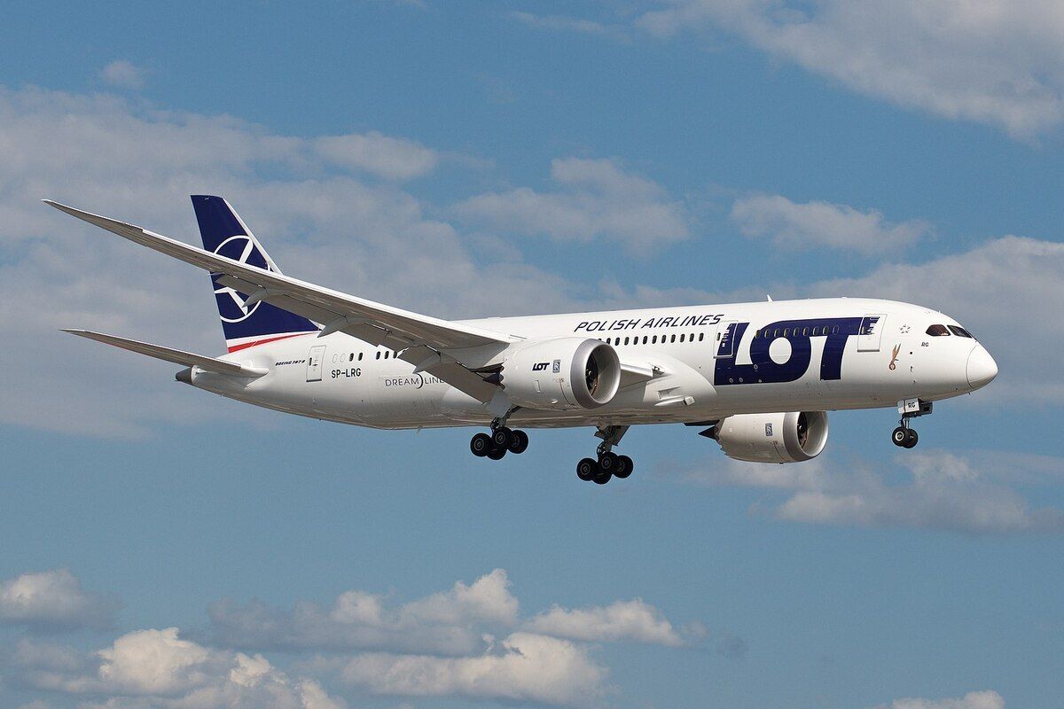 LOT Polish Airlines Implements Big Apple Expansion With Krakow Route