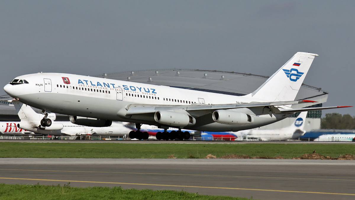 The Story Of The Ilyushin Il-86 - The USSR's First Widebody Airliner