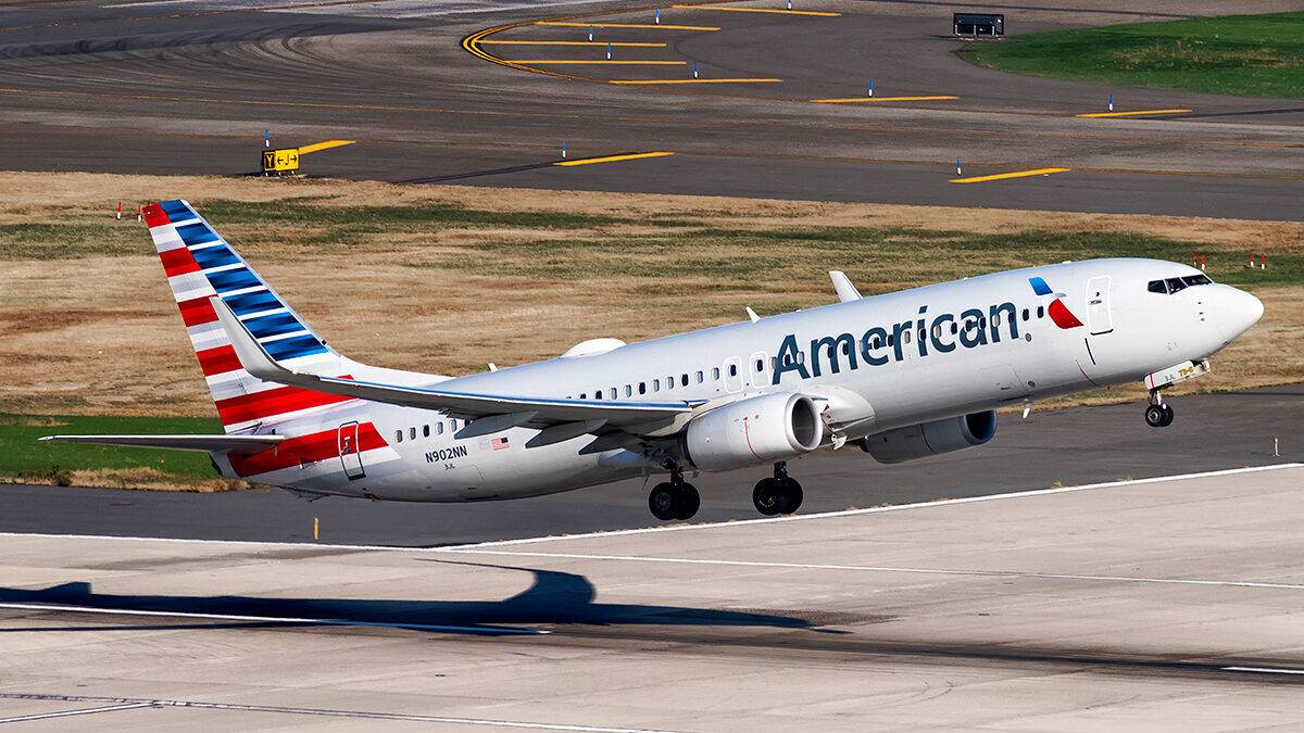 American Airlines 737 Tires Burst Prompting Aborted Takeoff