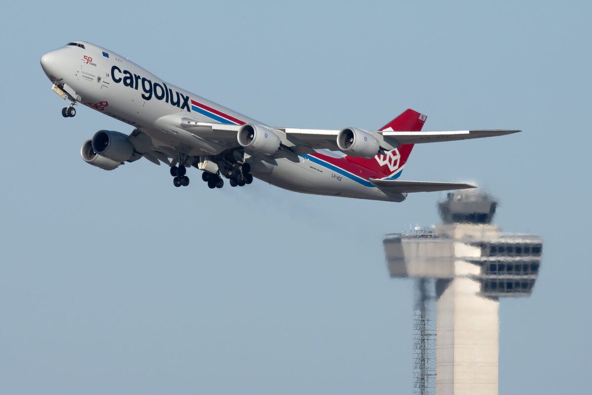 Oops: Southwest Boeing 737 And Cargolux Boeing 747-8F Suffer Minor Collision In Chicago