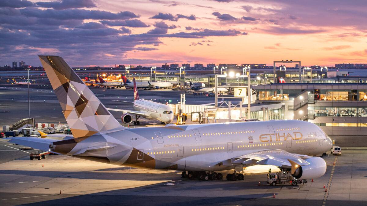 22 Giants Resting: Another Airbus A380 Arrives In Teruel