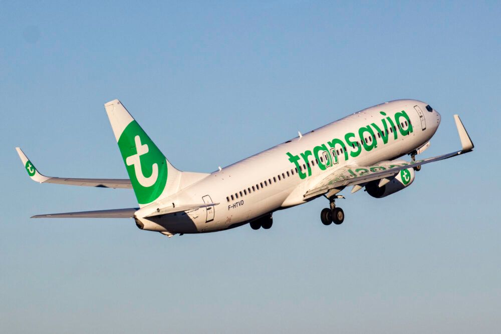 Transavia Boeing 737 Fuselage & Nosegear Damaged During Landing At Nantes