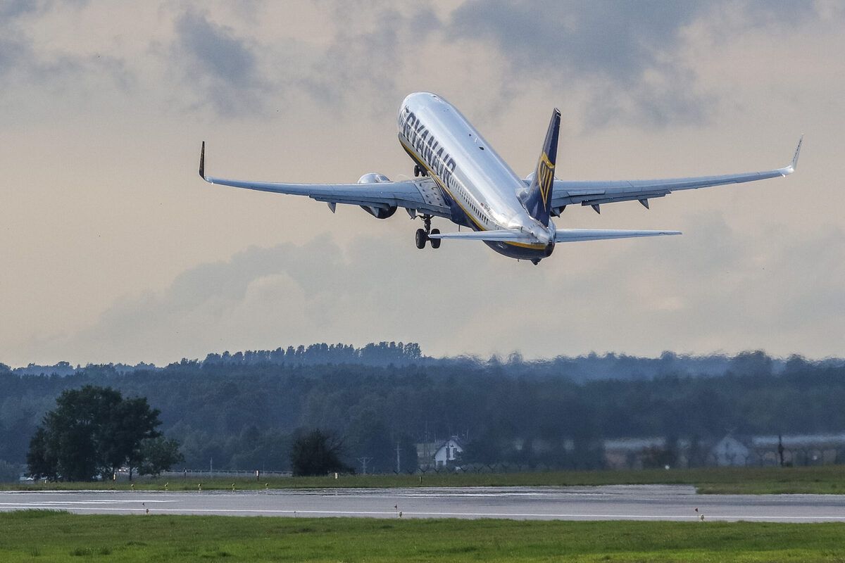 Ryanair Returns To Cork: Irish Base To Reopen In December