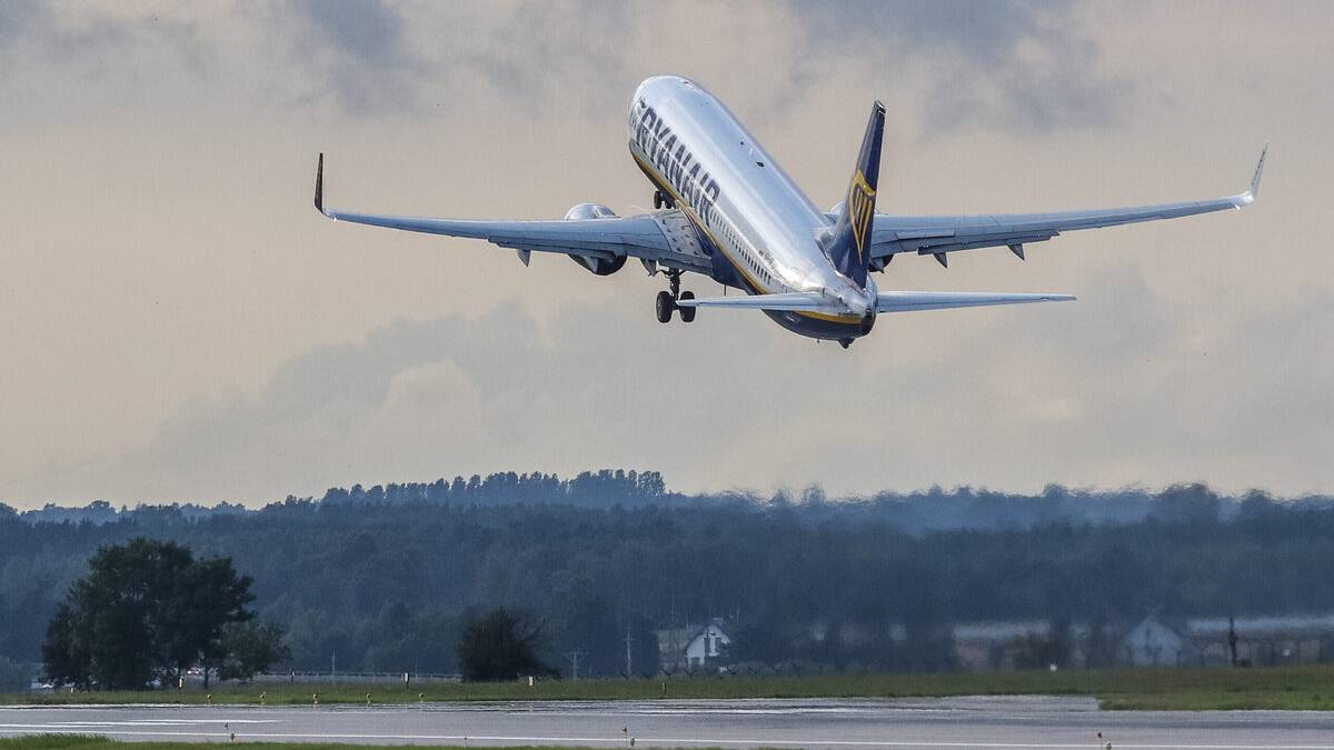 Ryanair Returns To Cork: Irish Base To Reopen In December