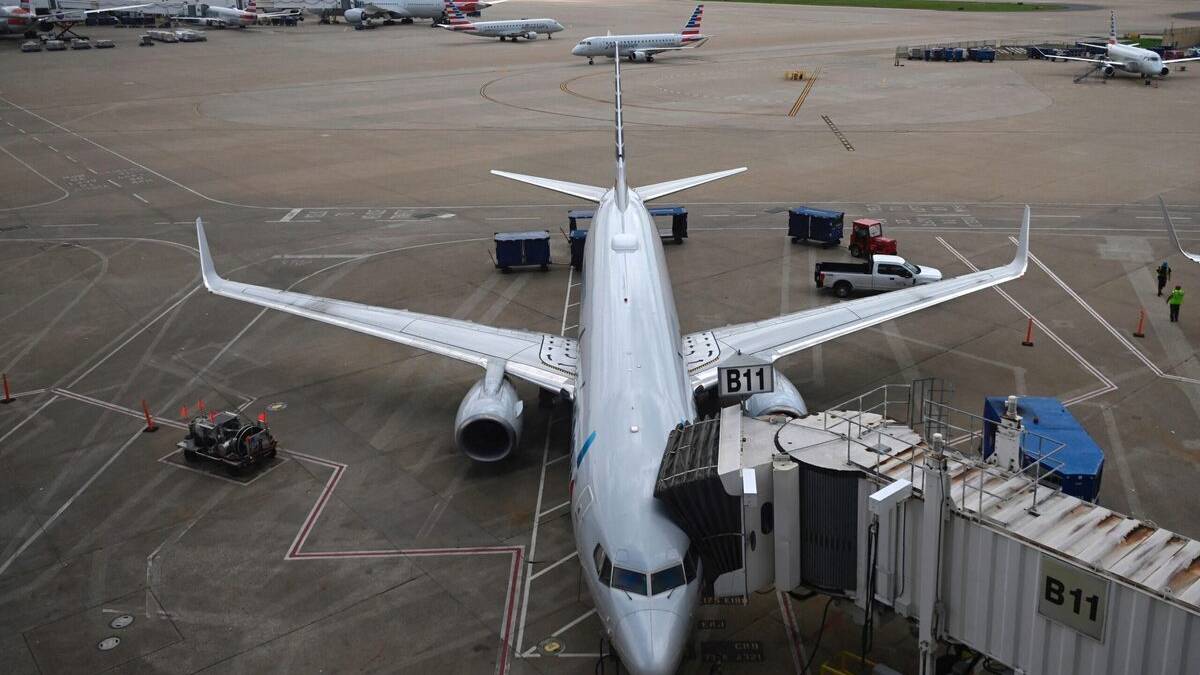 Headwinds Force Domestic AA 737 Flight To Divert For Fuel