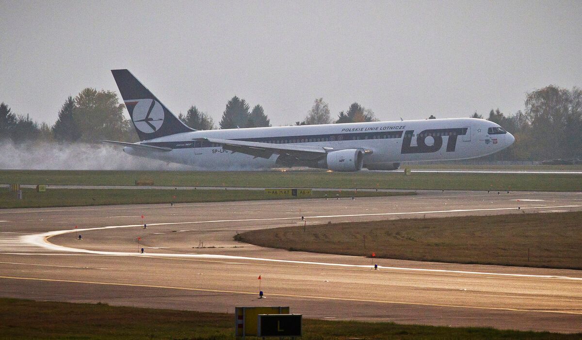 A Look At Some Of Aviation History's Most Notable Gear-Up Landings