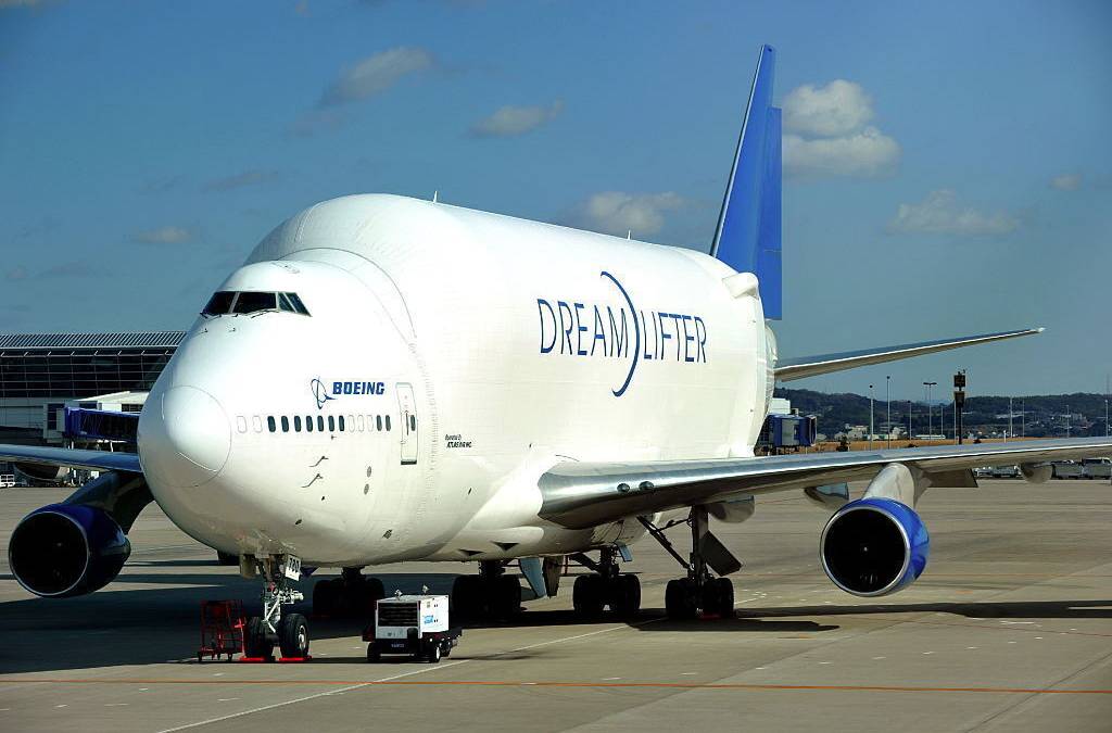 How Did Boeing Build The 747-400 Dreamlifters?