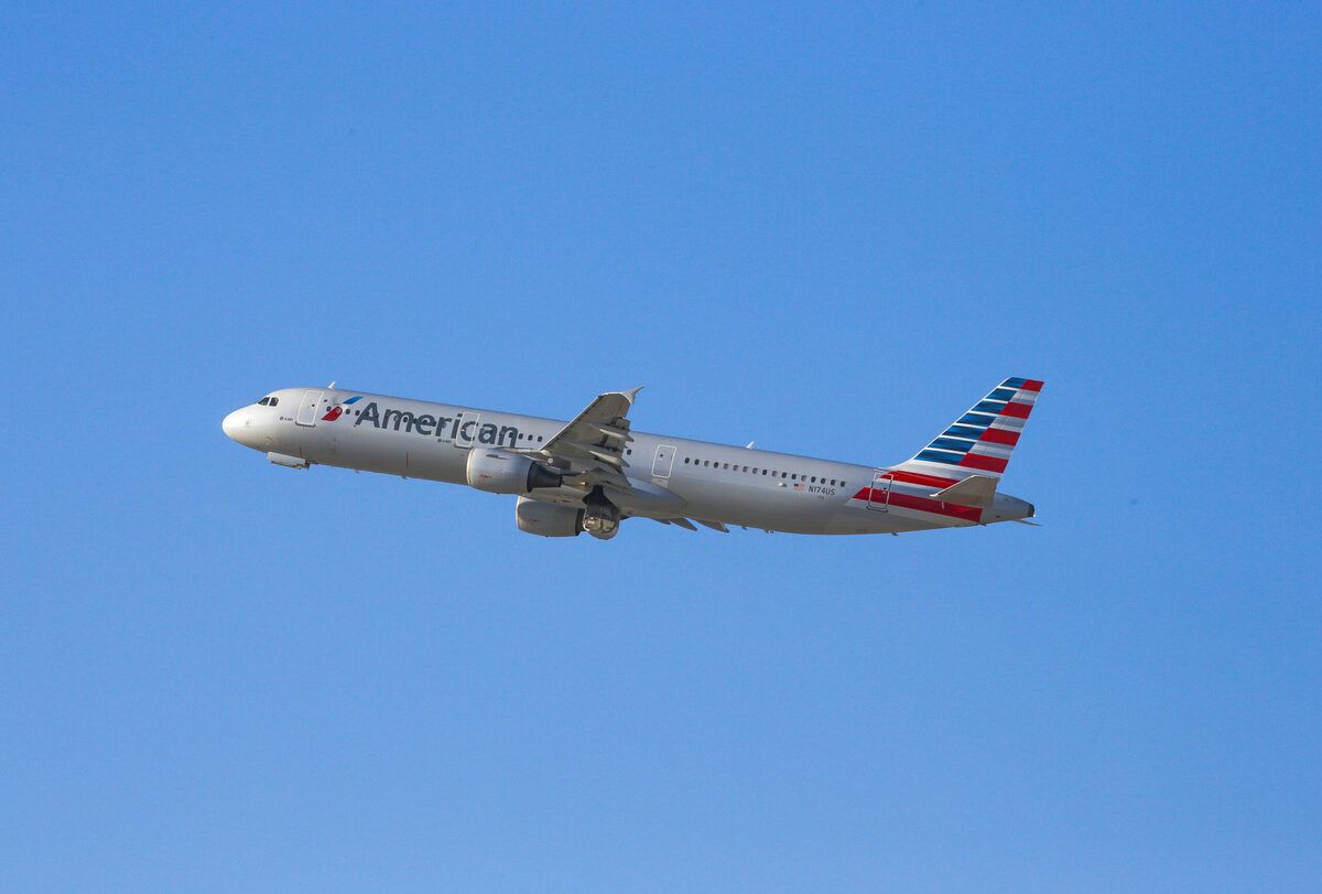 American Airlines Flight Diverts As Passenger Skips Security Check