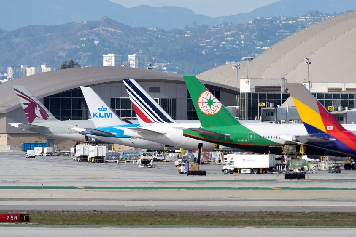US CDC Reduces Travel Alerts For 61 Countries