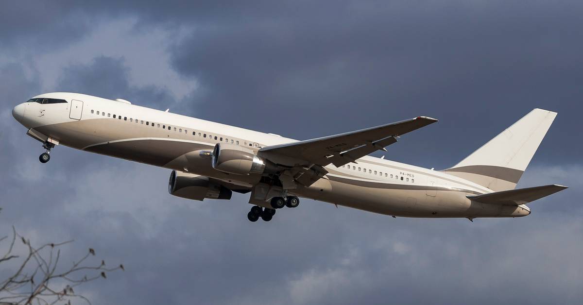 Private 『J』 Roman Abramovich's Private Jet: A Flying 767 Mansion