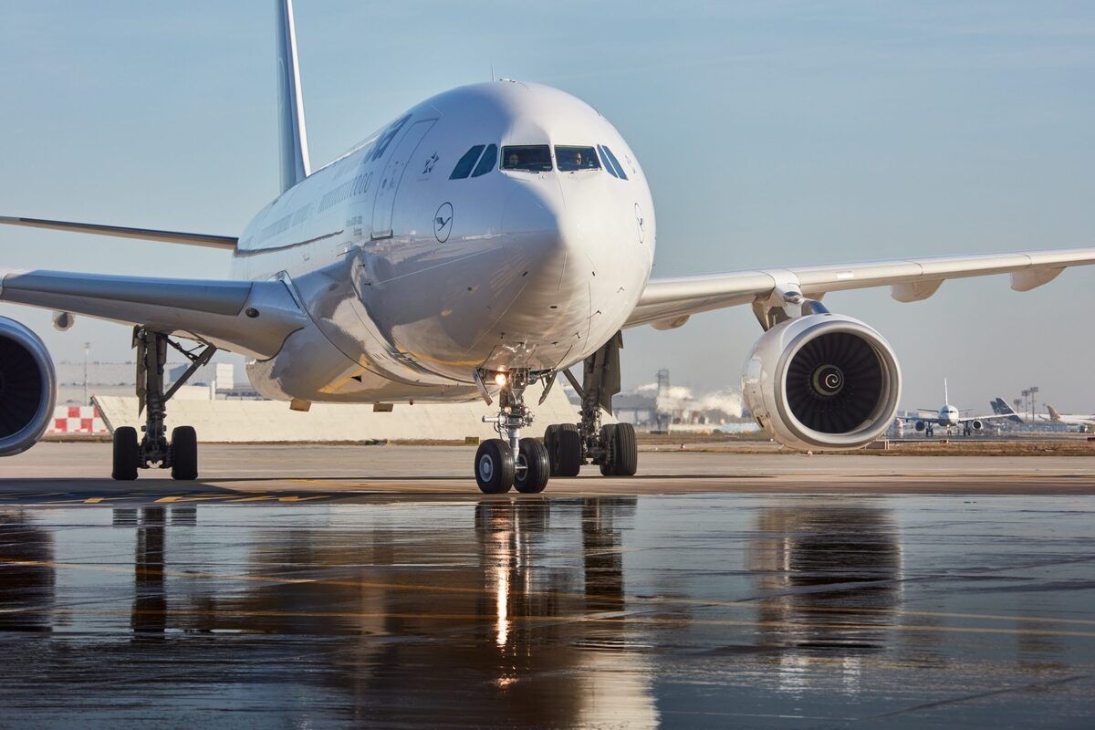 Lufthansa Moves To Gender Neutral Announcements Onboard