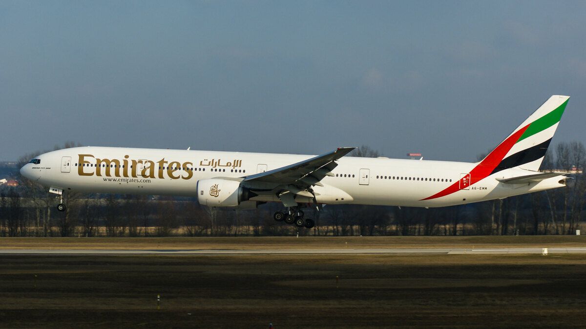 What Happened To Emirates' Non-ER Boeing 777-300s?