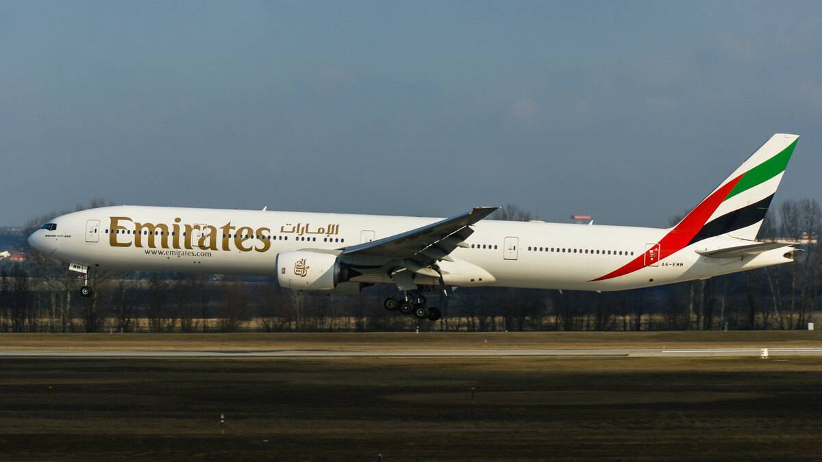 What Happened To Emirates' Non-ER Boeing 777-300s?