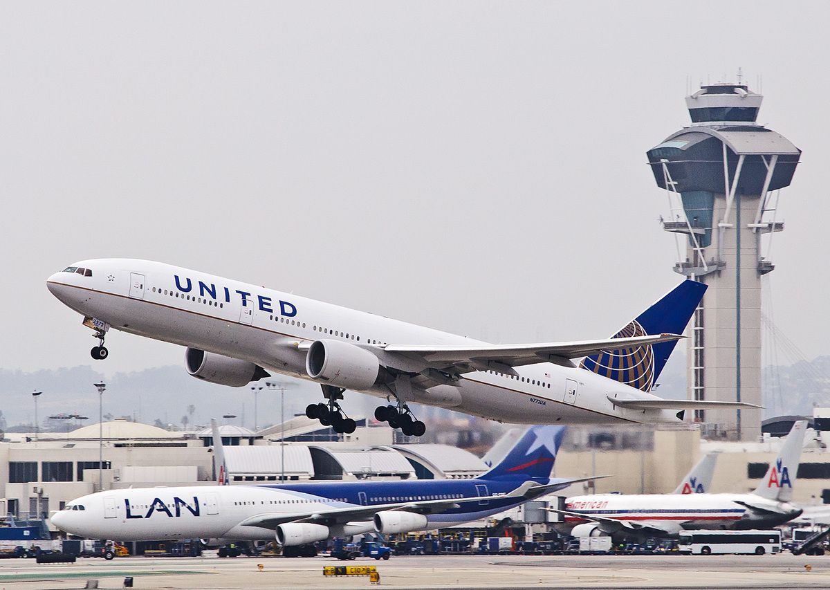 United Airlines Sends Engine Failure 777 To The Mojave Desert