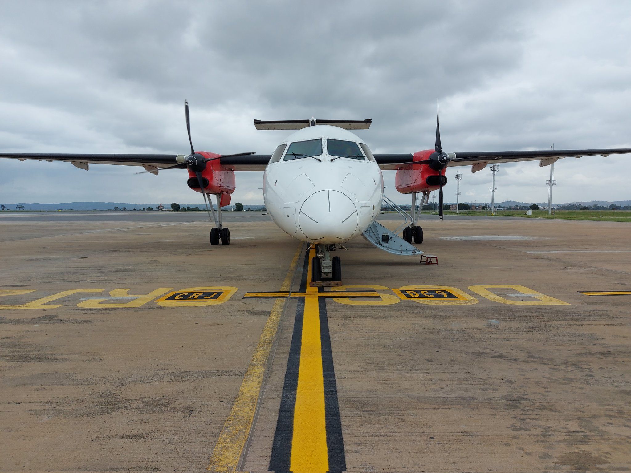Skyward Dash 8 Comes Off Runway After Gear Collapse In Kenya