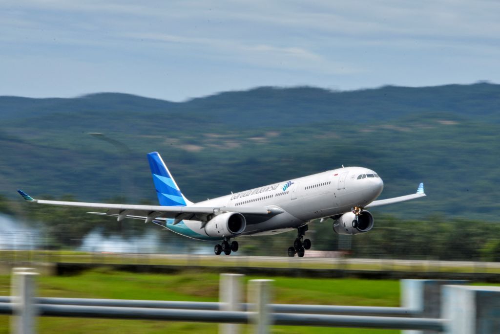Garuda Indonesia Faces $2.4bn Loss