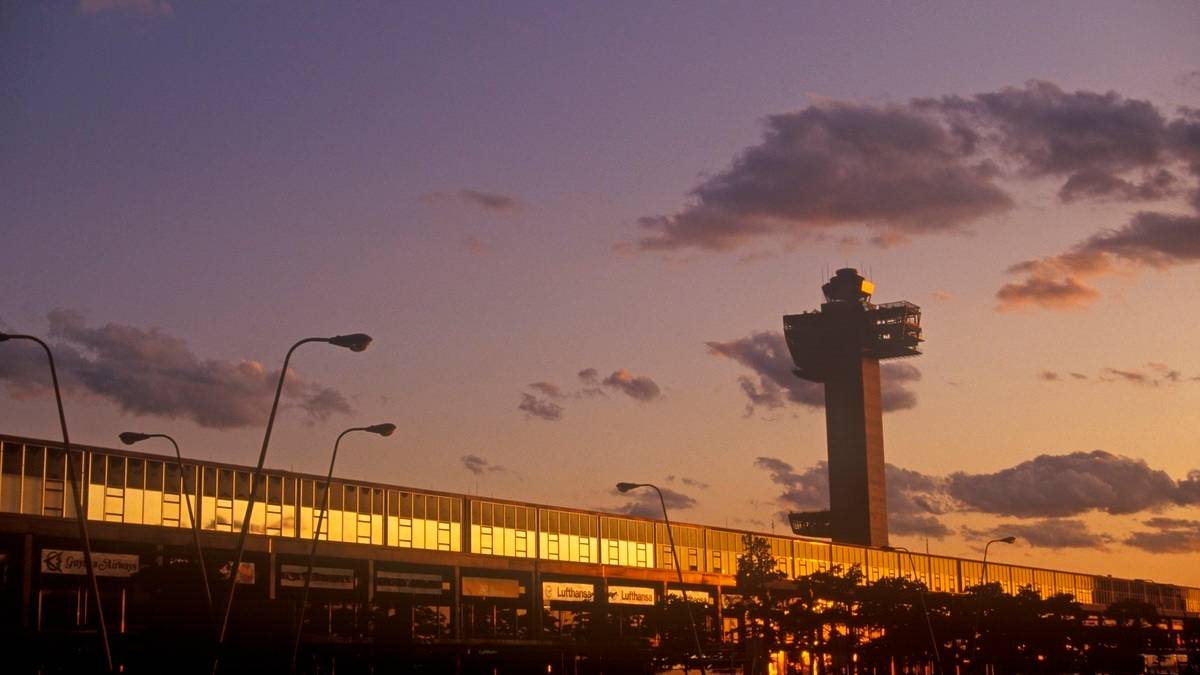 New York - JFK Operations Impacted Over Water Leak In Air Traffic Control Tower