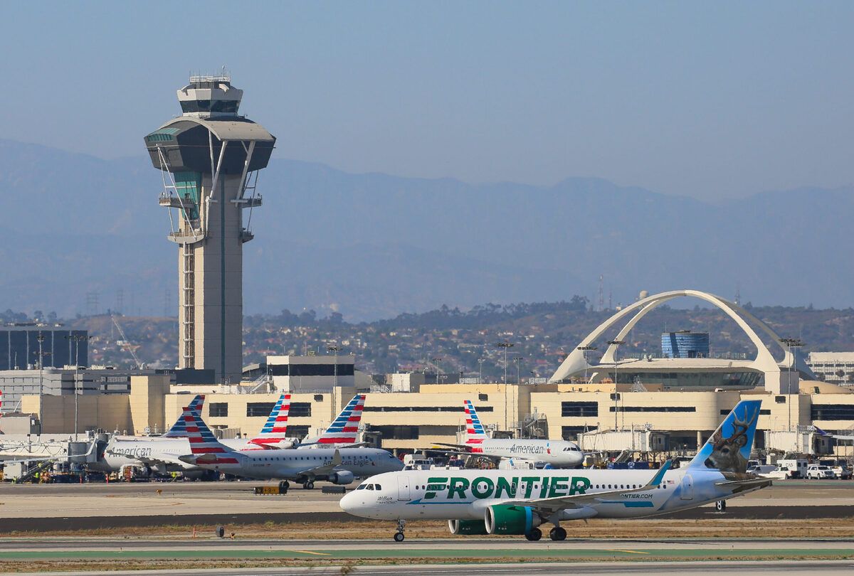 US Passenger Numbers Dip Slightly – Is The Delta Variant To Blame?