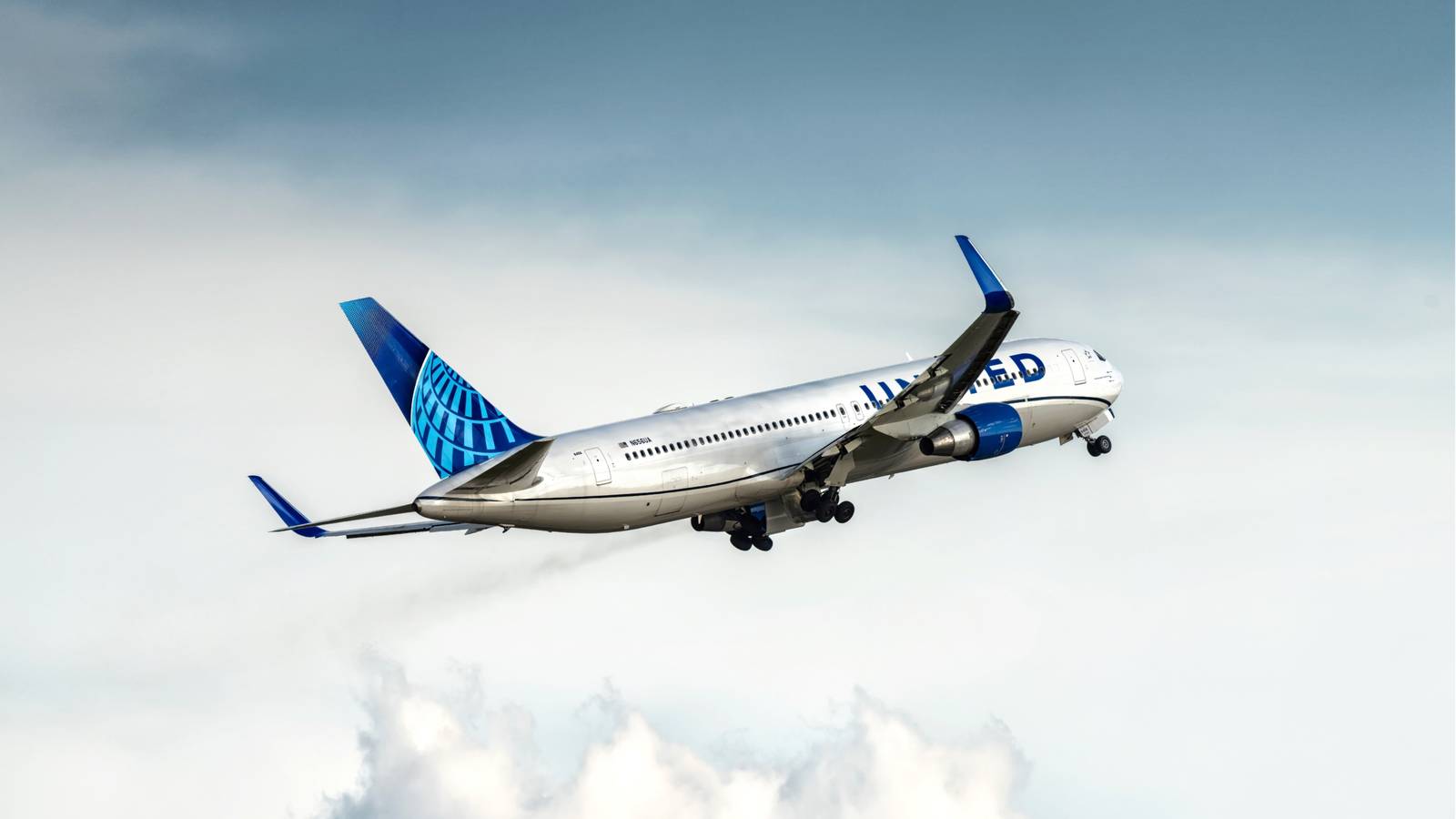 United Airlines Looks To Outsource Its Catering Operation