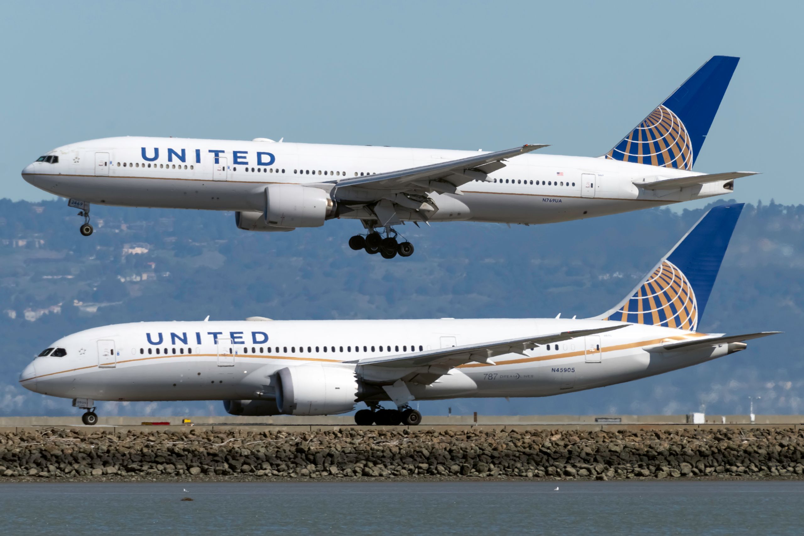 5 United Airlines Customers Win Free Flights For A Year