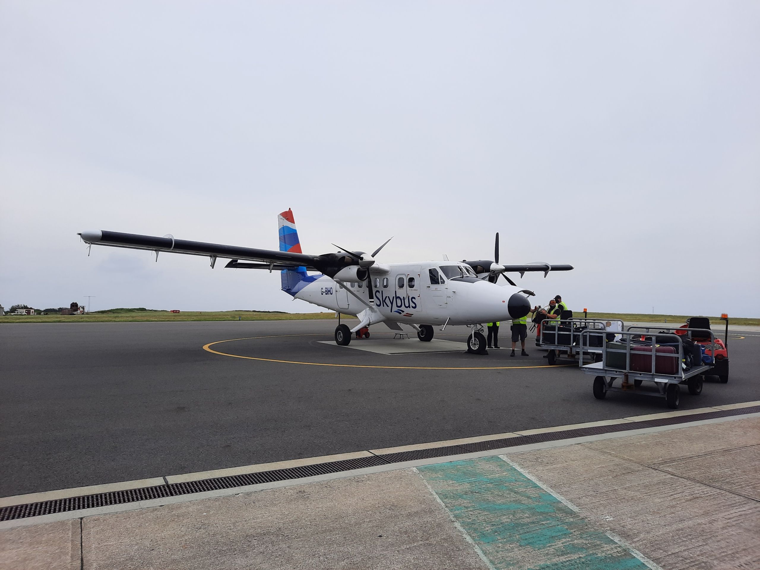 Review: Flying On A 40-Year-Old Isles Of Scilly Skybus Twin Otter
