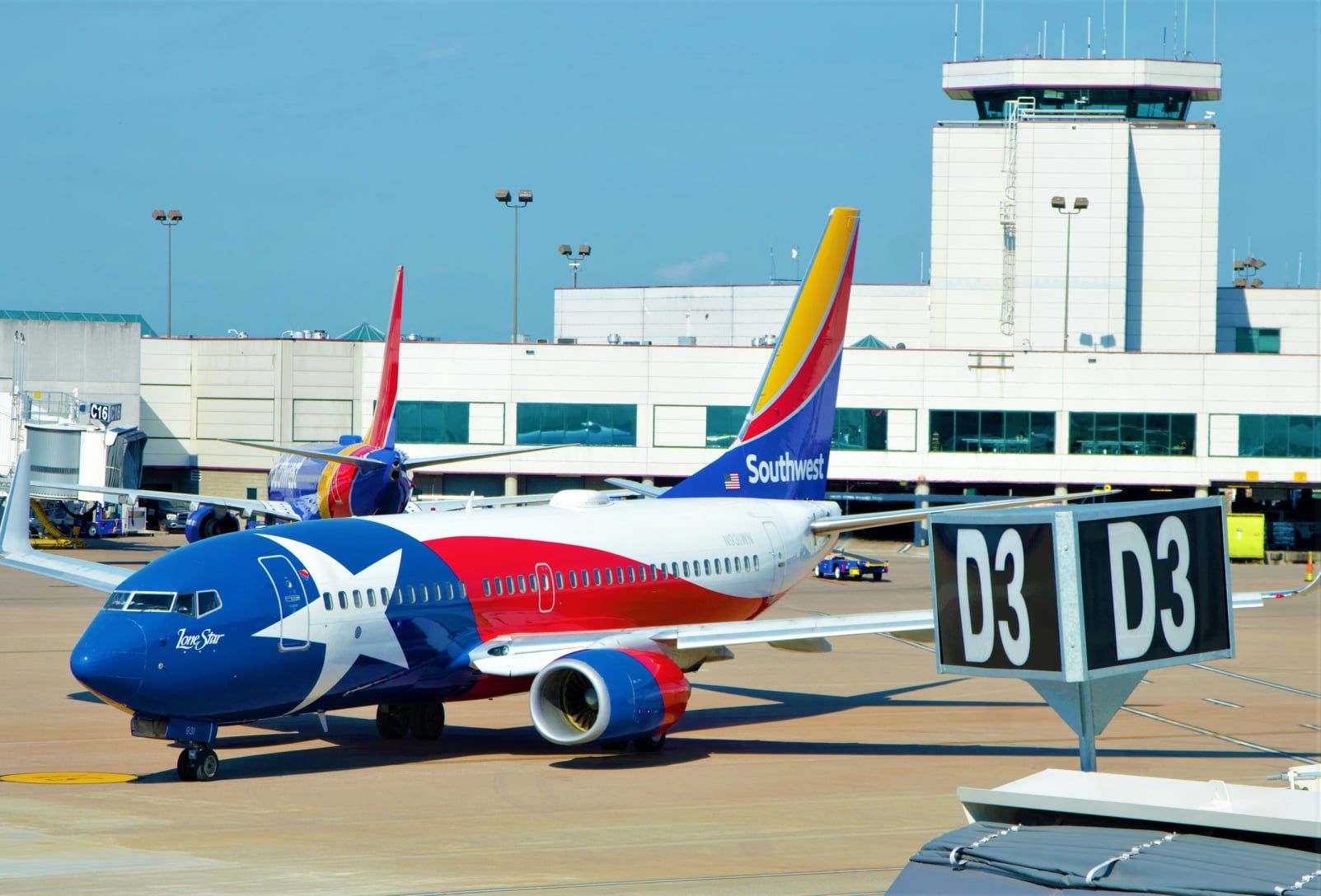 Nashville International Airport Holds A 5K On A Runway