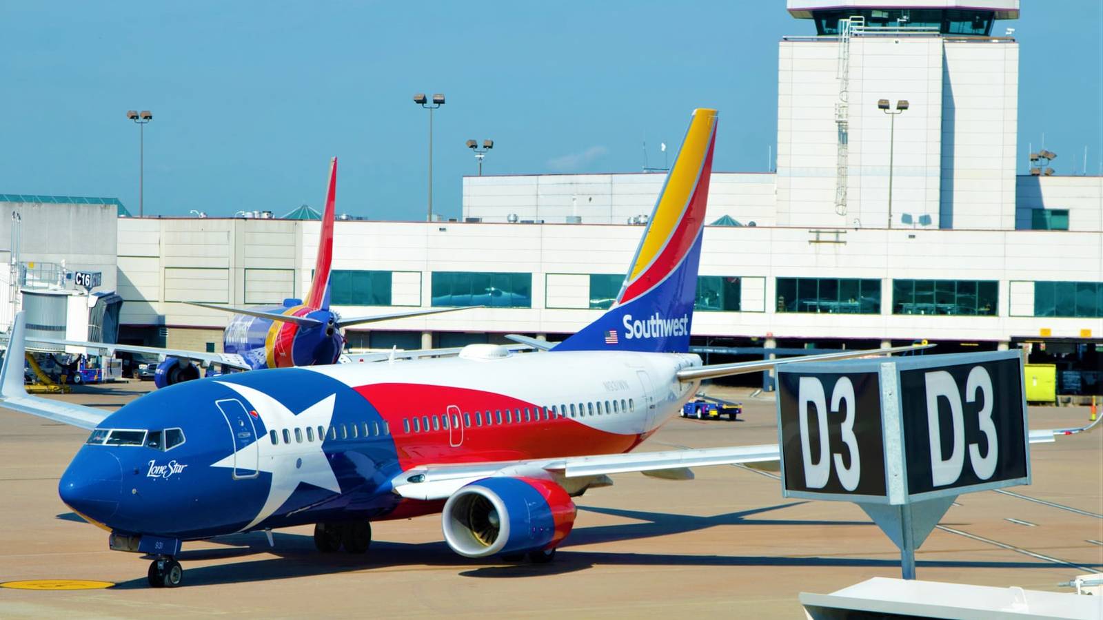 Nashville International Airport Holds A 5K On A Runway