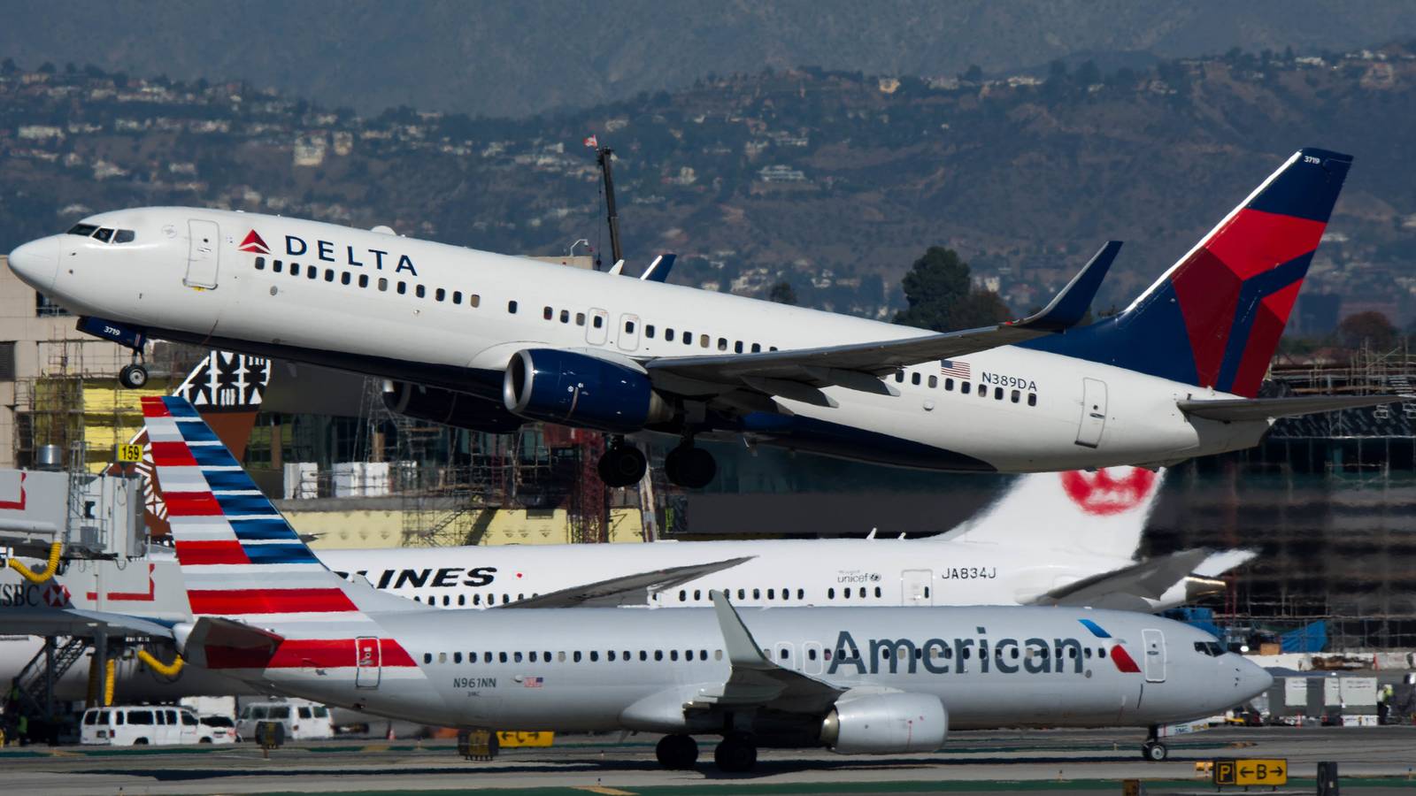US Mammoths: United, Delta And American. What Airline Is Best For Passengers?