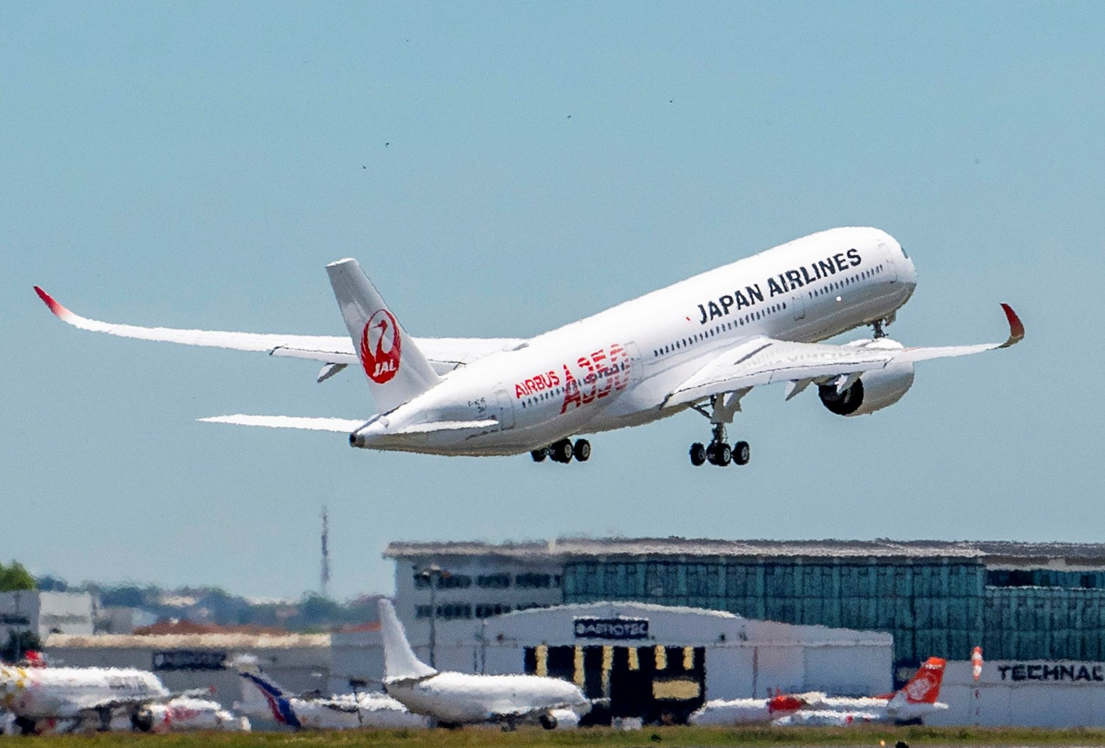 【13日まで値下げ】Japan Airlines Airbus A350-900 Japan Airlines Now Has Ten Airbus A350s In Service