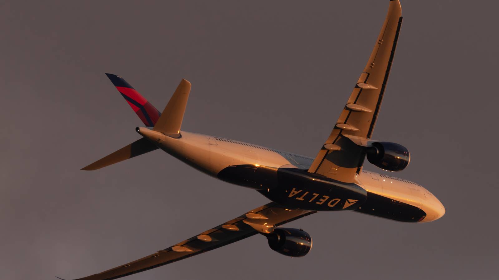 How Airplanes Survive In Extreme Turbulence