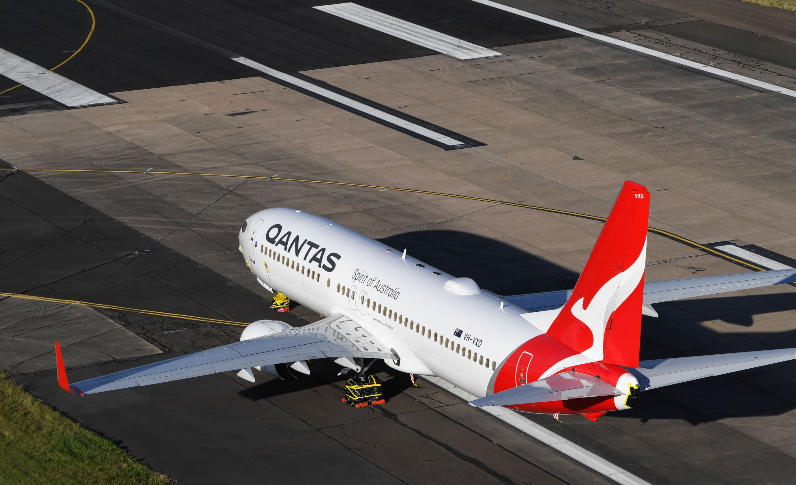 Qantas Shock: 2,500 Employees Stood Down