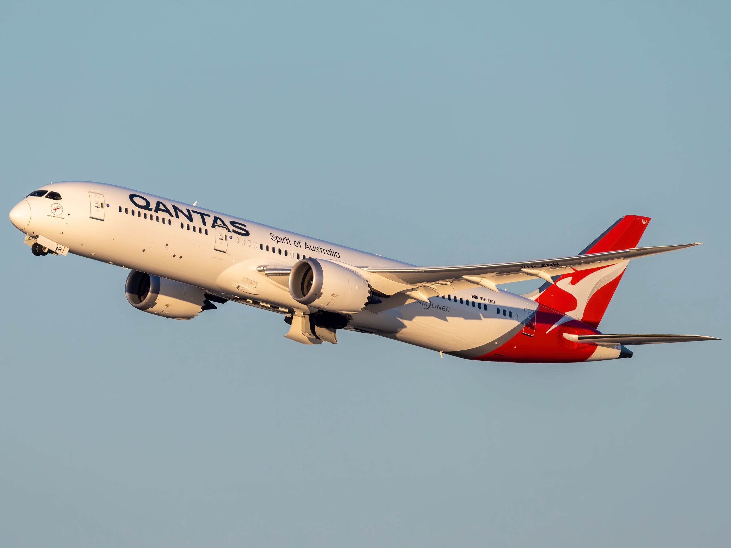 Qantas Publishes Incredible Video Of 9000 Mile Flight Over Antarctica