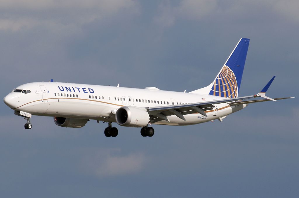 United_Airlines_Boeing_737-
