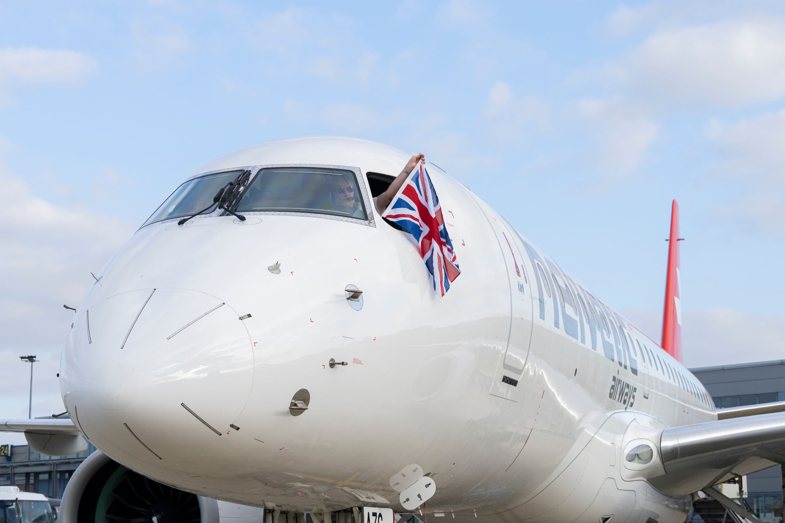 Helvetic Airways Operates London City's First Commercial E190-E2 Flight
