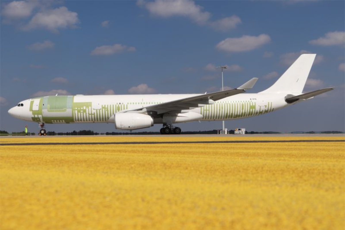 d*7様 Airbus A330-300 1/400 ScaleModelStore.com :: JC Wings 1:400 - XX40007 - Sichuan