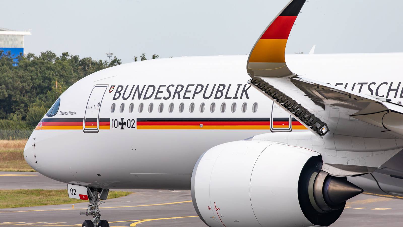 Three's A Crowd: German Government's Last A350 Takes Flight