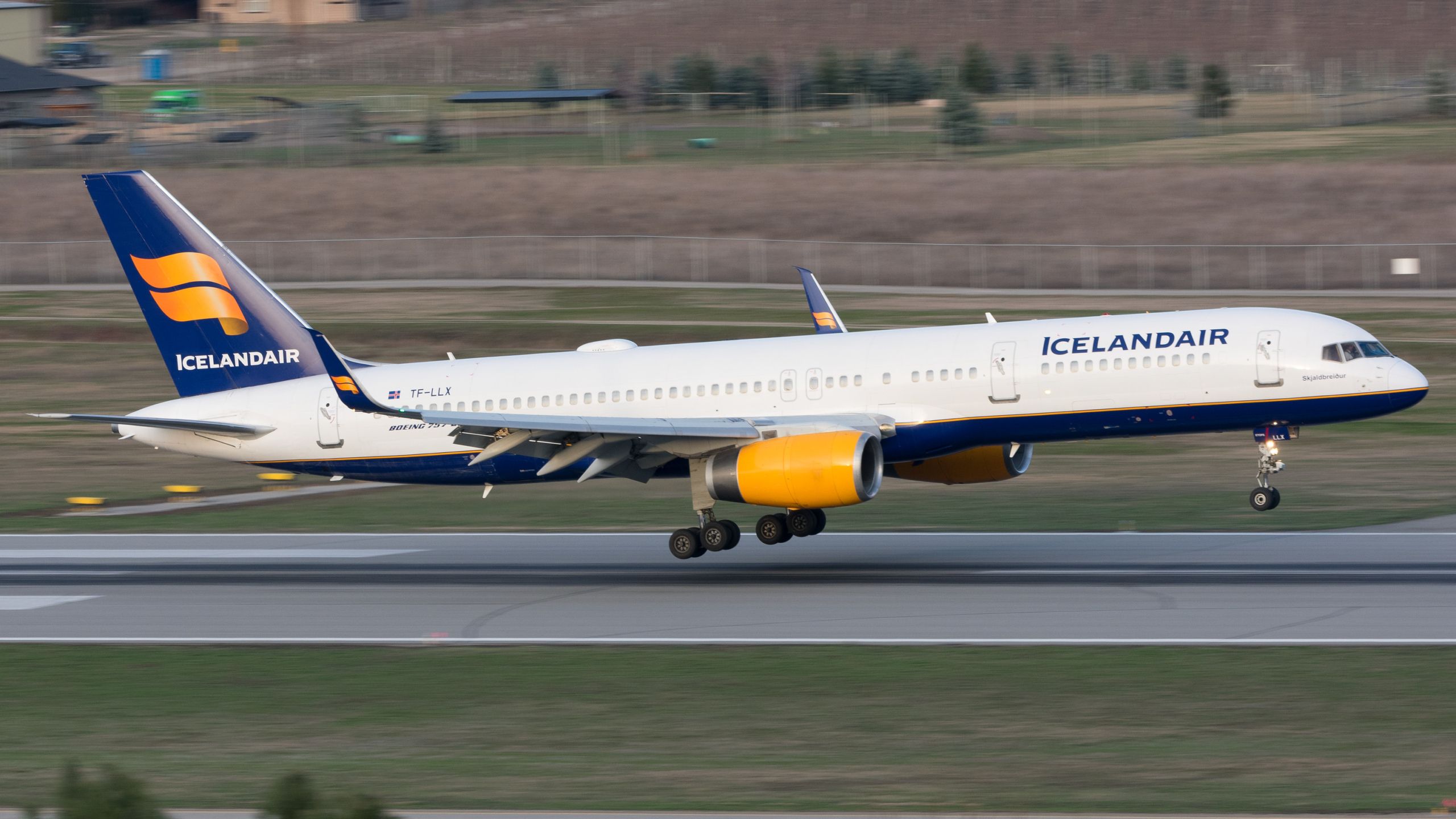Icelandair Getting Close On Boeing 757 Replacement Plans